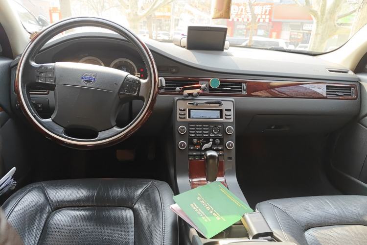 Used Volvo S80 2007 3.0 T6 AWD Center Console