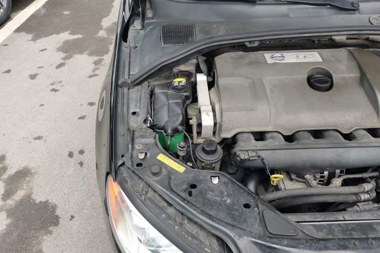 Used Volvo S80 2007 3.0 T6 AWD Engine Bay Right