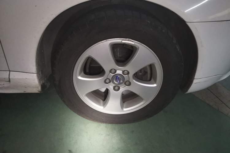 Used Volvo S80 2007 2.5T Zhiya Edition Right Front Wheel Hub