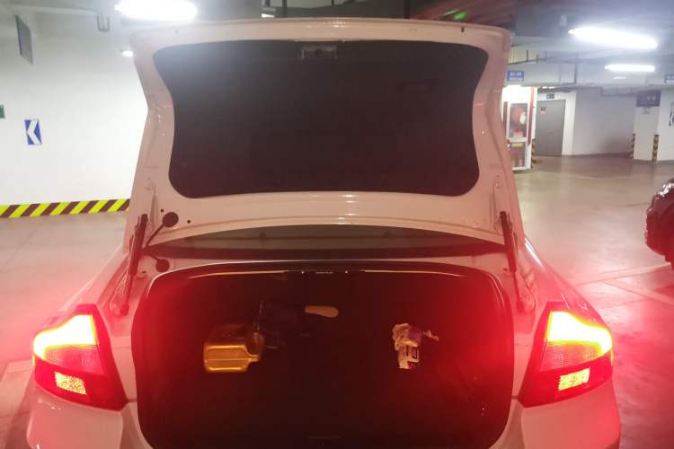 Used Volvo S80 2007 2.5T Zhiya Edition Trunk
