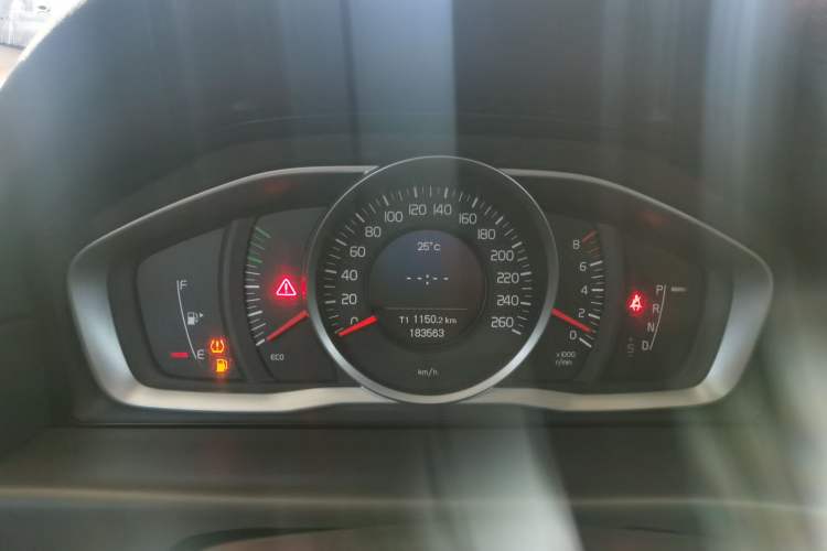 Used Volvo S80L 2014 2.0T T5 Intelligent Luxury Edition Instrument Cluster