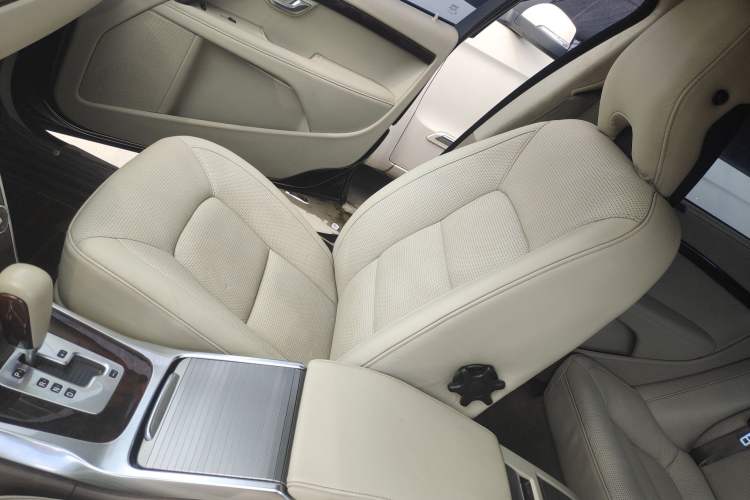 Used Volvo S80L 2012 2.0T T5 Luxury Edition Interior 4