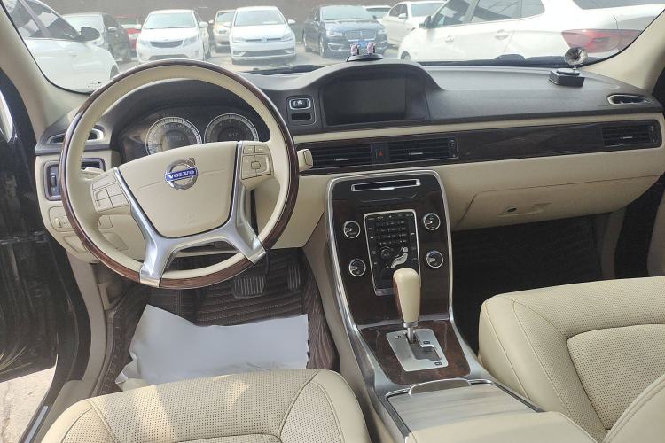 Used Volvo S80L 2012 2.0T T5 Luxury Edition Interior 6