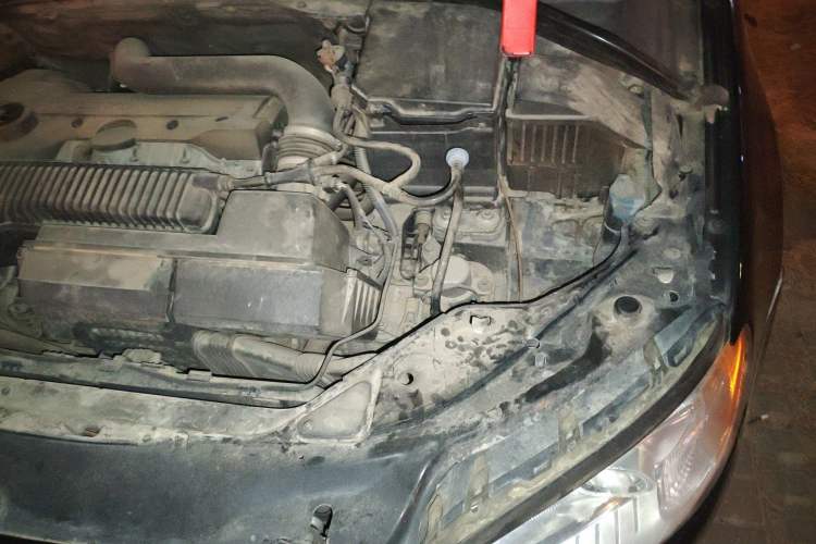 Used Volvo S80L 2009 2.5T ZhiZun Edition Engine Bay Left