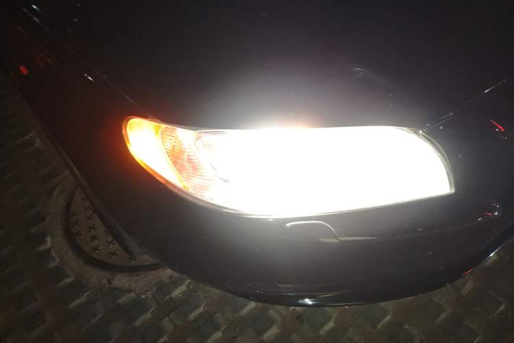 Used Volvo S80L 2009 2.5T ZhiZun Edition Right Front Headlight
