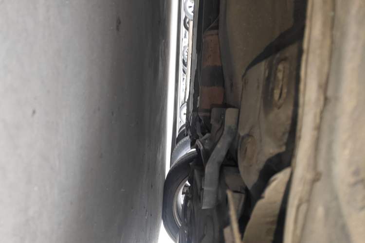 Used Volvo S80L 2009 2.5T ZhiZun Edition Chassis Front Right