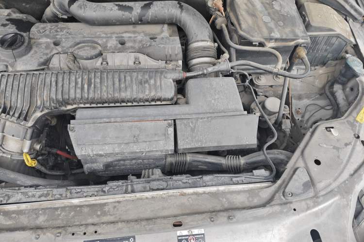 Used Volvo S80L 2009 2.5T ZhiZun Edition Engine Bay Left
