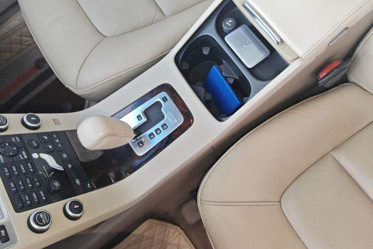 Used Volvo S80L 2009 2.5T ZhiZun Edition Gear Lever