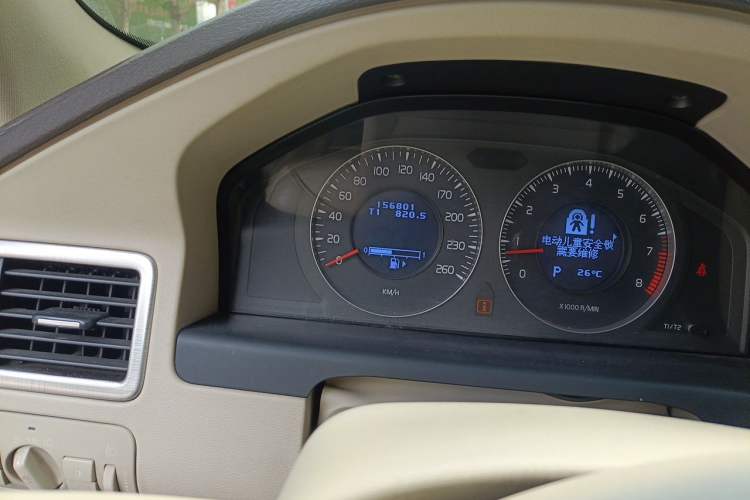 Used Volvo S80L 2009 2.5T Zhiya Edition Odometer Close Up