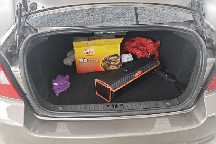 Used Volvo S80L 2009 2.5T ZhiZun Edition Trunk