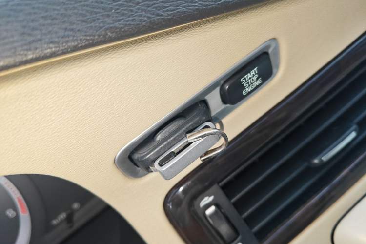 Used Volvo S80L 2009 2.5T ZhiZun Edition Vehicle Key