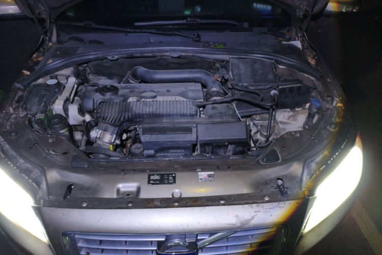 Used Volvo S80L 2009 2.5T Zhiya Edition Engine Bay