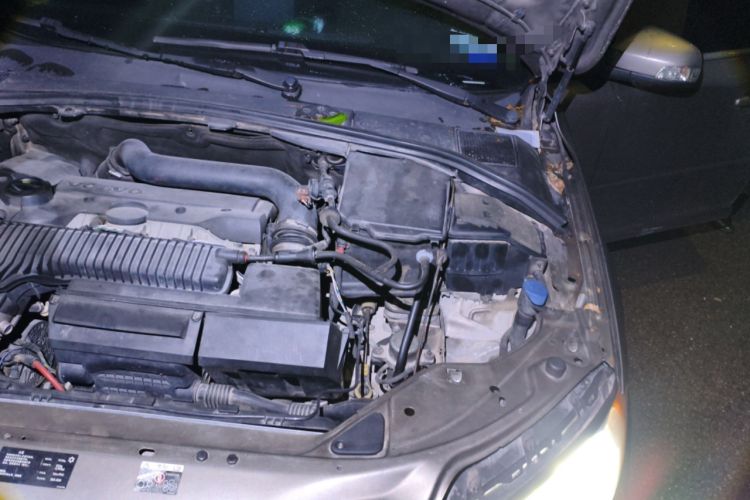 Used Volvo S80L 2009 2.5T Zhiya Edition Engine Bay Left