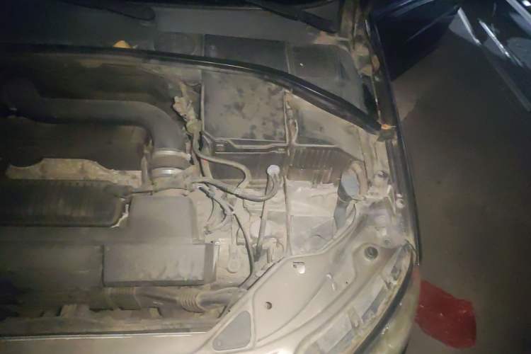 Used Volvo S80L 2009 2.5T ZhiShang Edition Engine Bay Left
