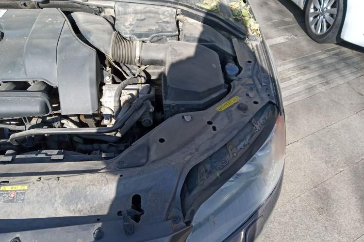 Used Volvo S80L 2009 3.0T AWD Zhiya Edition Engine Bay Left