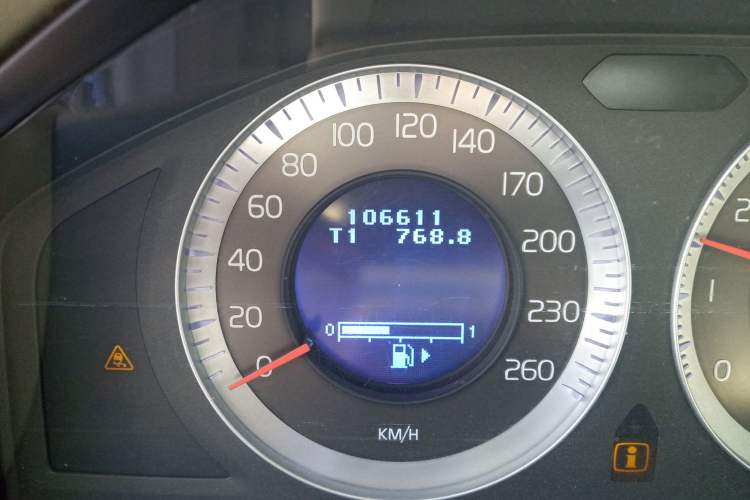 Used Volvo S80L 2009 3.0T AWD Zhiya Edition Odometer Close Up
