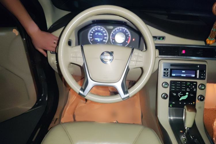 Used Volvo S80L 2009 2.5T ZhiShang Edition Steering Wheel