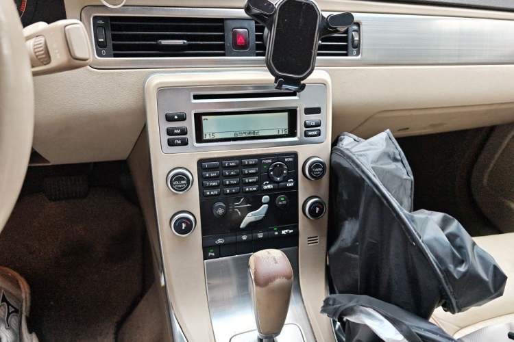 Used Volvo S80L 2009 2.5T ZhiShang Edition Audio And AC Panel