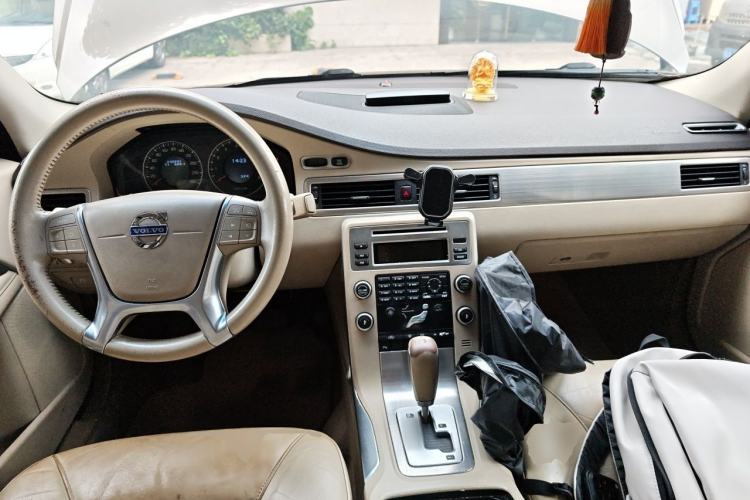 Used Volvo S80L 2009 2.5T ZhiShang Edition Center Console
