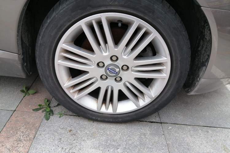 Used Volvo S80L 2009 3.0T AWD Zhiya Edition Right Front Wheel Hub
