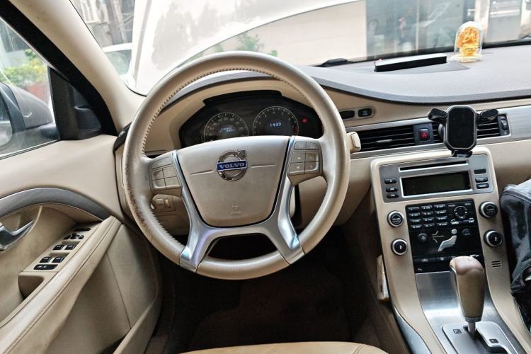 Used Volvo S80L 2009 2.5T ZhiShang Edition Steering Wheel