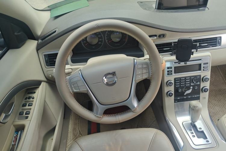 Used Volvo S80L 2009 2.5T Zhiya Edition Steering Wheel