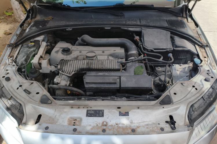 Used Volvo S80L 2009 2.5T ZhiShang Edition Engine Bay