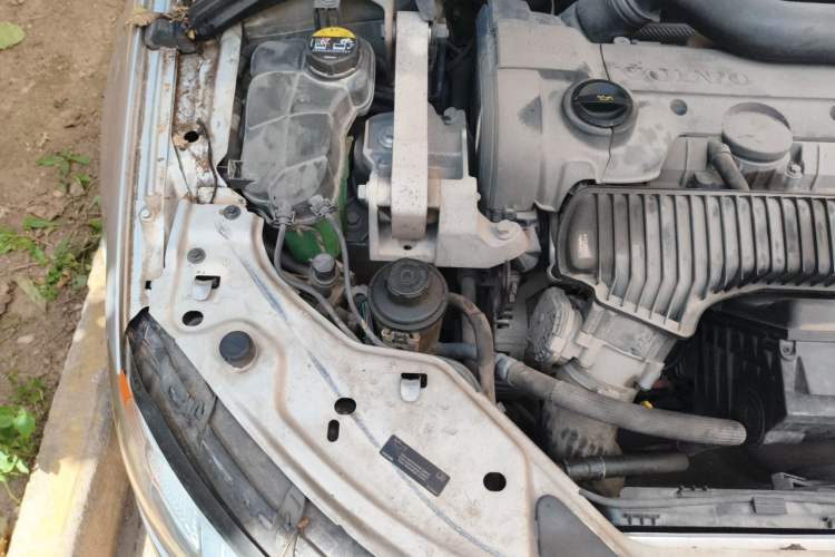 Used Volvo S80L 2009 2.5T ZhiShang Edition Engine Bay Right