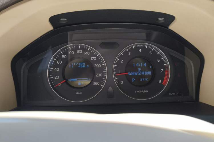 Used Volvo S80L 2009 2.5T ZhiShang Edition Instrument Cluster