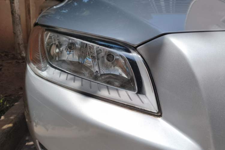 Used Volvo S80L 2009 2.5T ZhiShang Edition Right Front Headlight