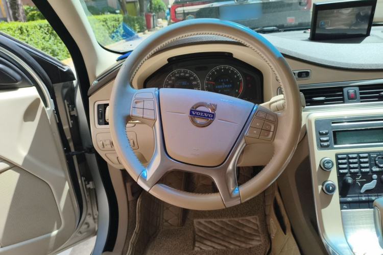 Used Volvo S80L 2009 2.5T ZhiShang Edition Steering Wheel