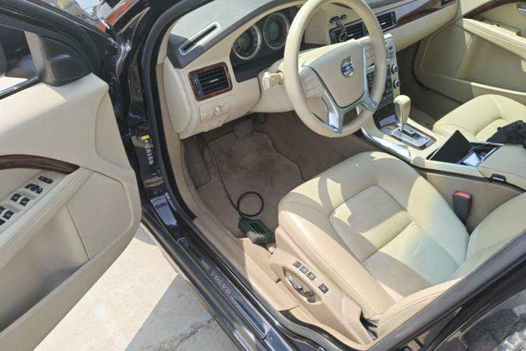Used Volvo S80L 2010 2.5T ZhiZun Edition Driver Seat