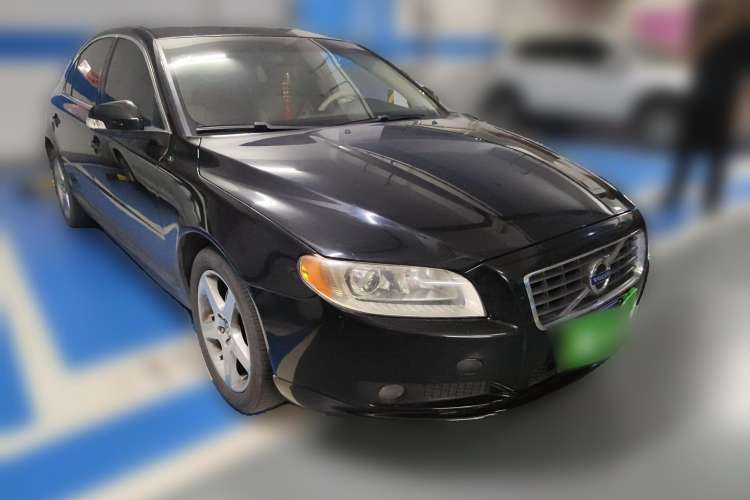 Used Volvo S80L 2010 2.5T Zhiya Edition Front Right 45 Deg