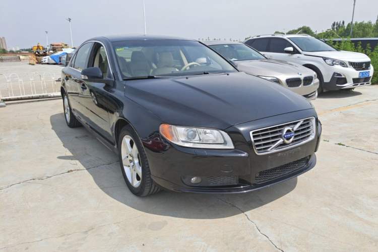 Used Volvo S80L 2010 2.5T ZhiZun Edition Front Right 45 Deg