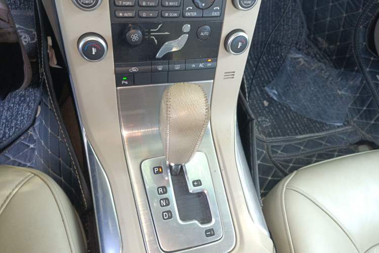 Used Volvo S80L 2010 2.5T Zhiya Edition Gear Lever