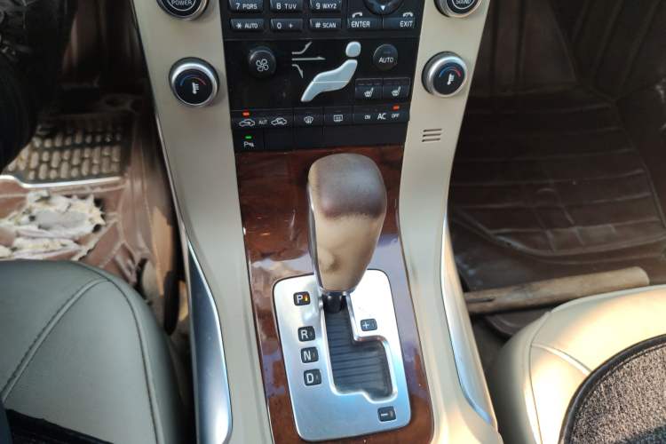 Used Volvo S80L 2010 3.0T AWD Prestige Edition Gear Lever