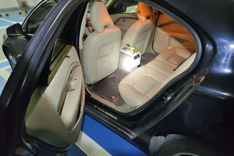 Used Volvo S80L 2010 2.5T Zhiya Edition Left Rear Seat