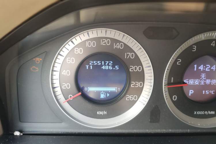 Used Volvo S80L 2010 3.0T AWD Prestige Edition Odometer Close Up