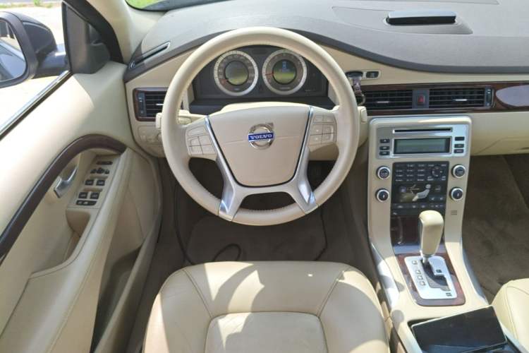 Used Volvo S80L 2010 2.5T ZhiZun Edition Steering Wheel