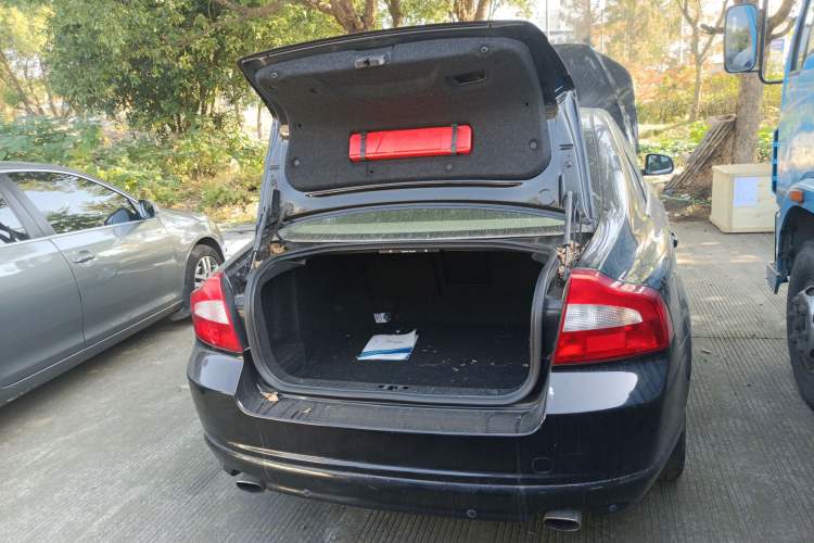 Used Volvo S80L 2010 2.5T Zhiya Edition Trunk