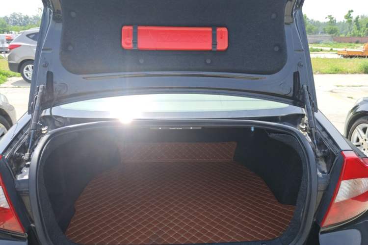 Used Volvo S80L 2010 2.5T ZhiZun Edition Trunk