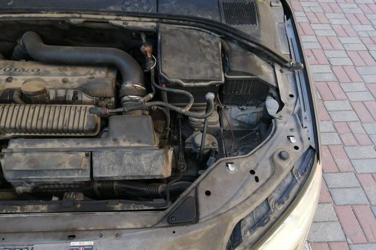 Used Volvo S80L 2010 2.5T Zhiya Edition Engine Bay Left