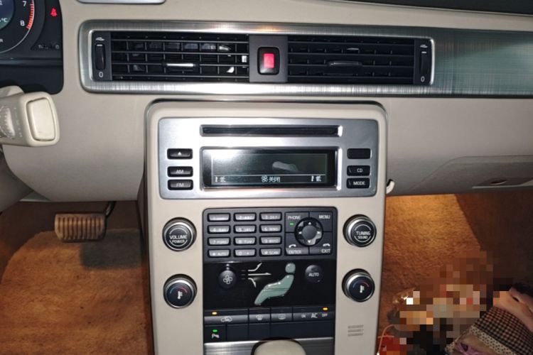 Used Volvo S80L 2010 2.5T Zhiya Edition Audio And AC Panel