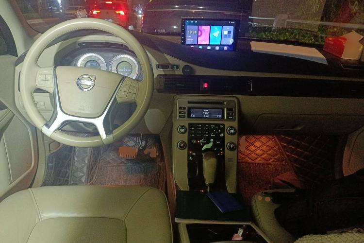 Used Volvo S80L 2010 2.5T ZhiZun Edition Center Console