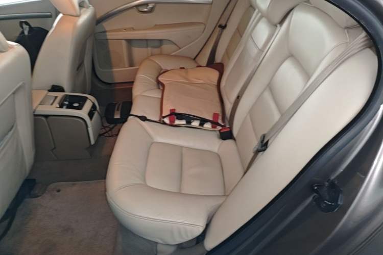 Used Volvo S80L 2010 2.5T Zhiya Edition Left Rear Seat