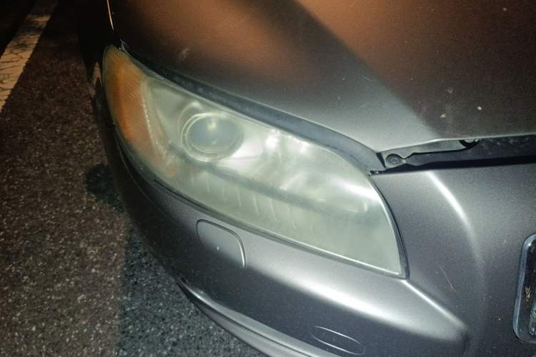 Used Volvo S80L 2010 2.5T ZhiZun Edition Right Front Headlight
