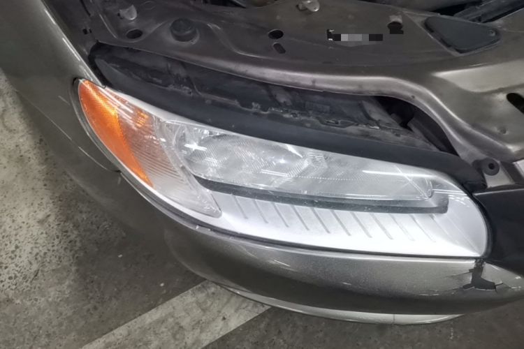 Used Volvo S80L 2010 2.5T Zhiya Edition Right Front Headlight