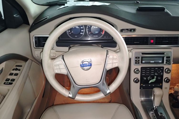Used Volvo S80L 2010 2.5T Zhiya Edition Steering Wheel