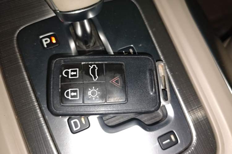 Used Volvo S80L 2010 2.5T Zhiya Edition Vehicle Key