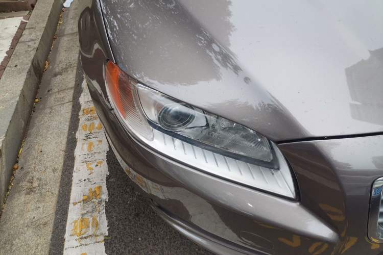 Used Volvo S80L 2010 2.5T ZhiShang Edition Right Front Headlight